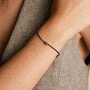 Astrid & Miyu H Initial breloque initiale or massif