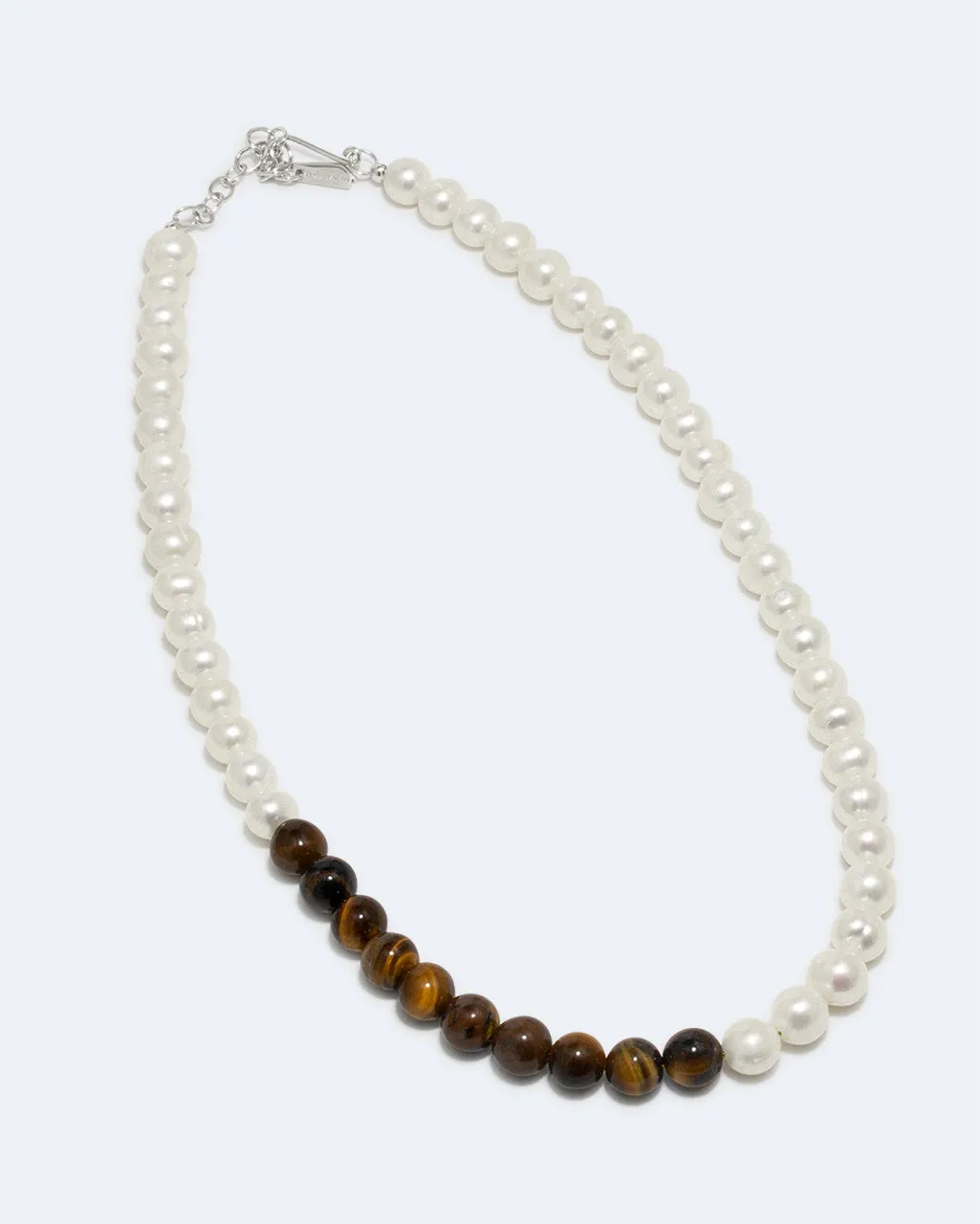 Completedworks So Far So Good collier perles œil de tigre