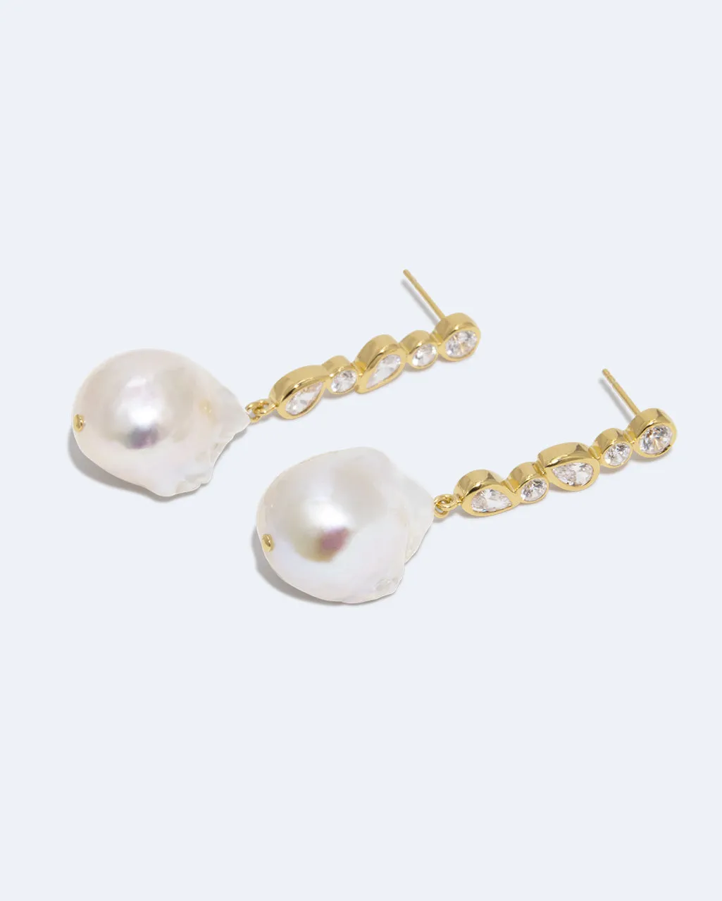 Completedworks Pitter-Patter boucles d'oreilles perle plaqué or