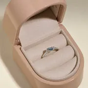 Astrid & Miyu Alexandrite June bague or blanc juin