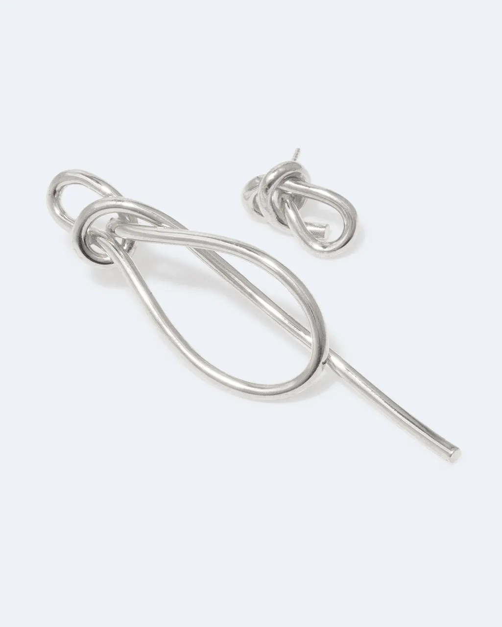 Completedworks Thread boucles d’oreilles argent asymétriques