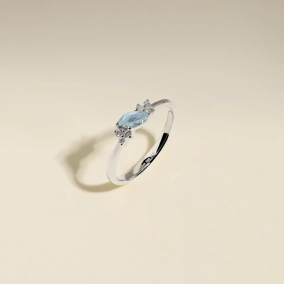 Astrid & Miyu Milestone March bague or blanc aigue-marine