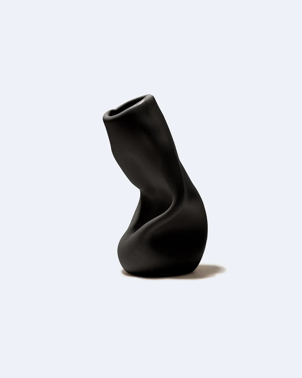 Completedworks Solitude vase céramique noir mat