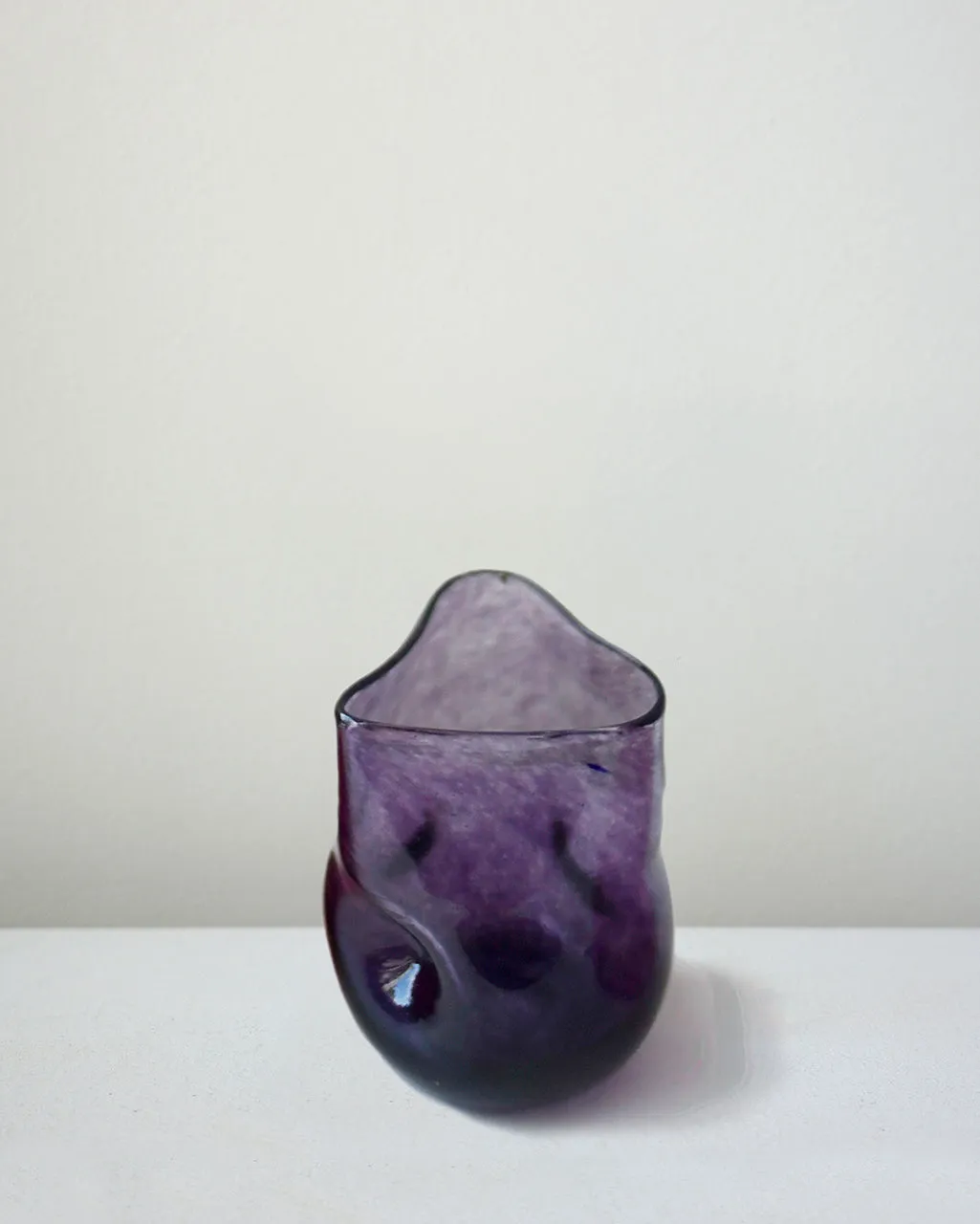 Completedworks Thaw verre violet en verre recyclé