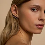 Astrid & Miyu Molten Hoops créoles or blanc massif