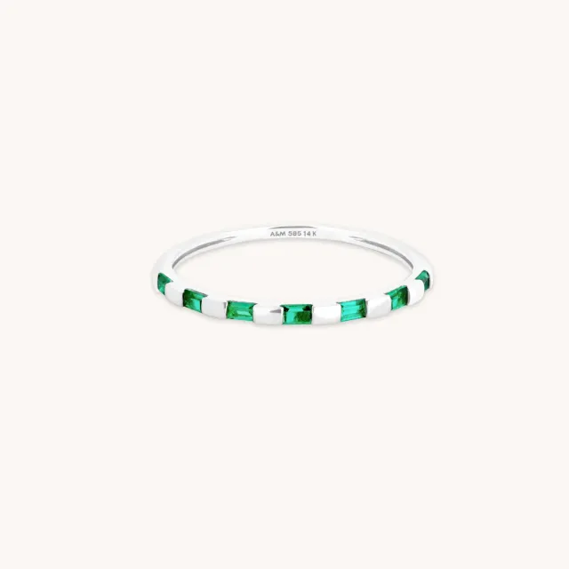 Astrid & Miyu Emerald Baguette bague or blanc massif