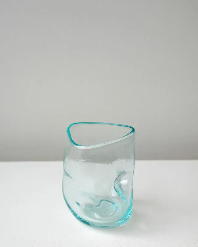 Completedworks Thaw verre verre recyclé transparent