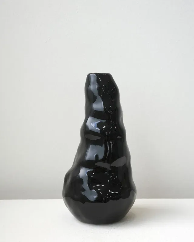 Completedworks Rise and Decline vase noir brillant médium