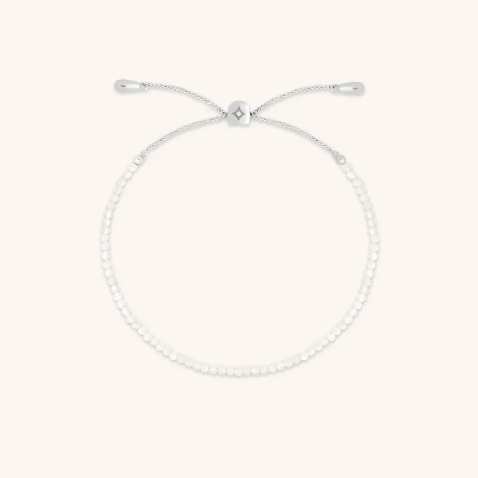 Astrid & Miyu Moonstone June bracelet perles or blanc massif