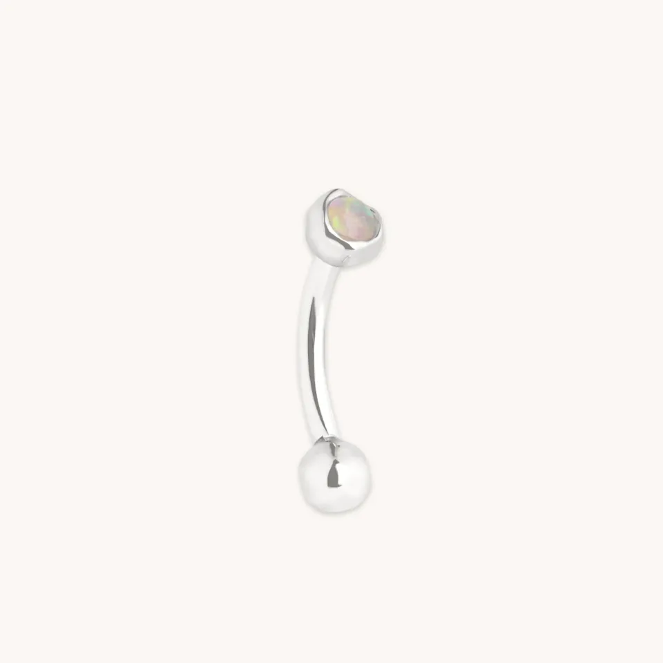 Astrid & Miyu Molten Opal Rook piercing or blanc