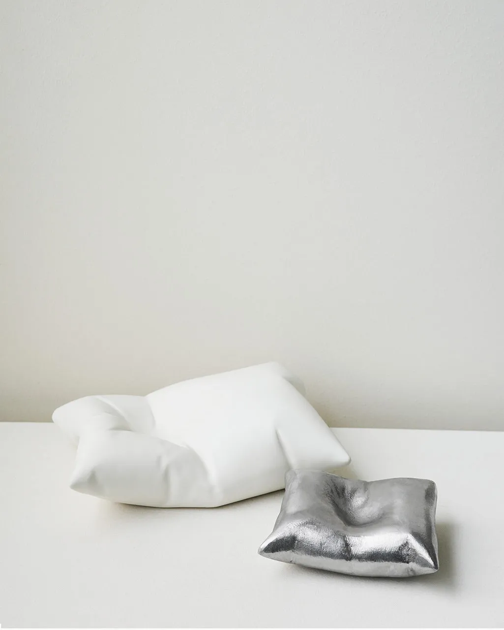Completedworks Bumped vide-poche aluminium argent