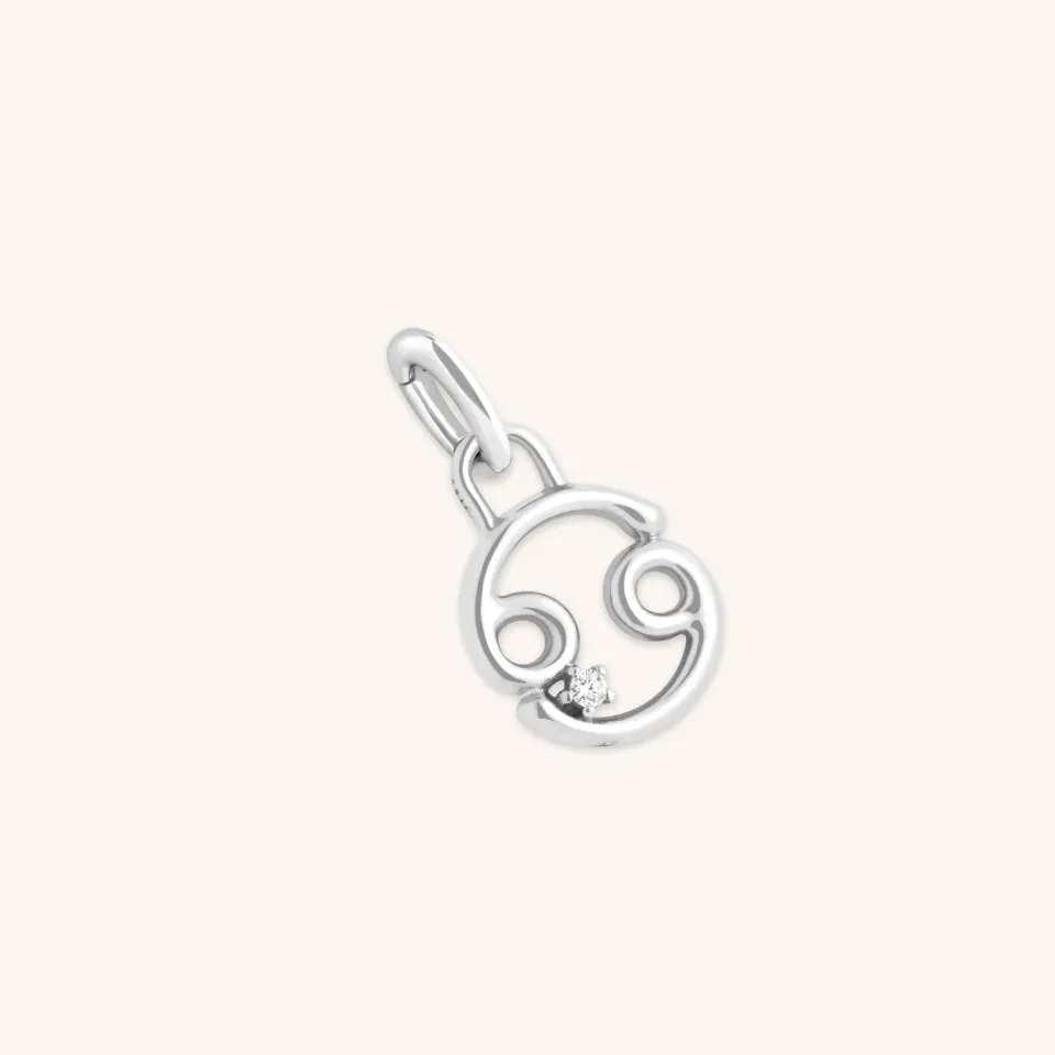 Astrid & Miyu Cancer Charm Zodiaque Argent