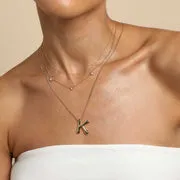 Astrid & Miyu K Initial Bold collier pendentif doré
