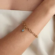Astrid & Miyu Aquamarine March Clip Charm breloque dorée mars