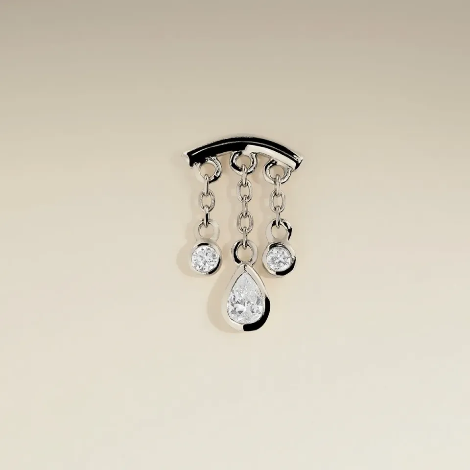 Astrid & Miyu Diamond Pear Multi Charm helix or blanc massif