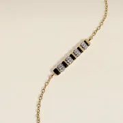 Astrid & Miyu Crystal Ridged Bar bracelet doré cristal