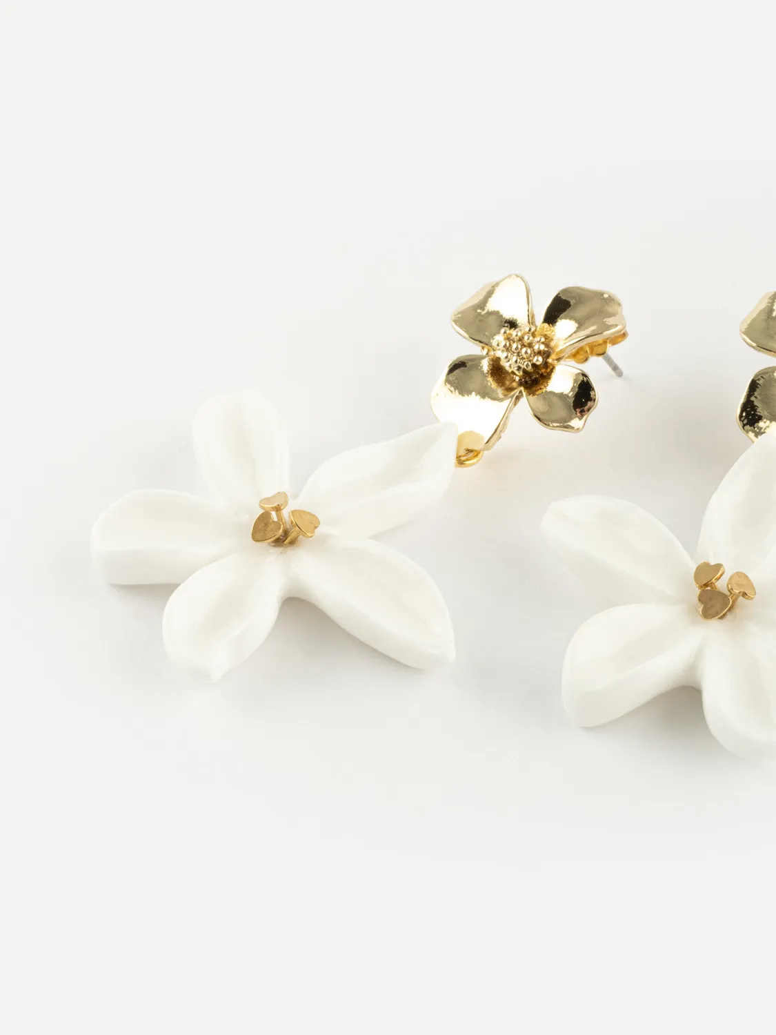 Nach Bijoux Jasmin et moi boucles d'oreilles fleurs blanches