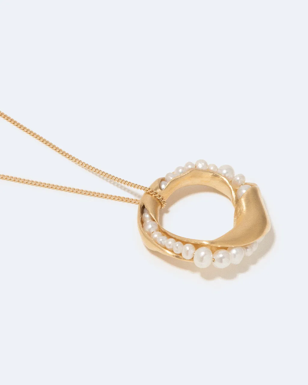 Completedworks Drippity Drip collier pendentif perle plaqué or