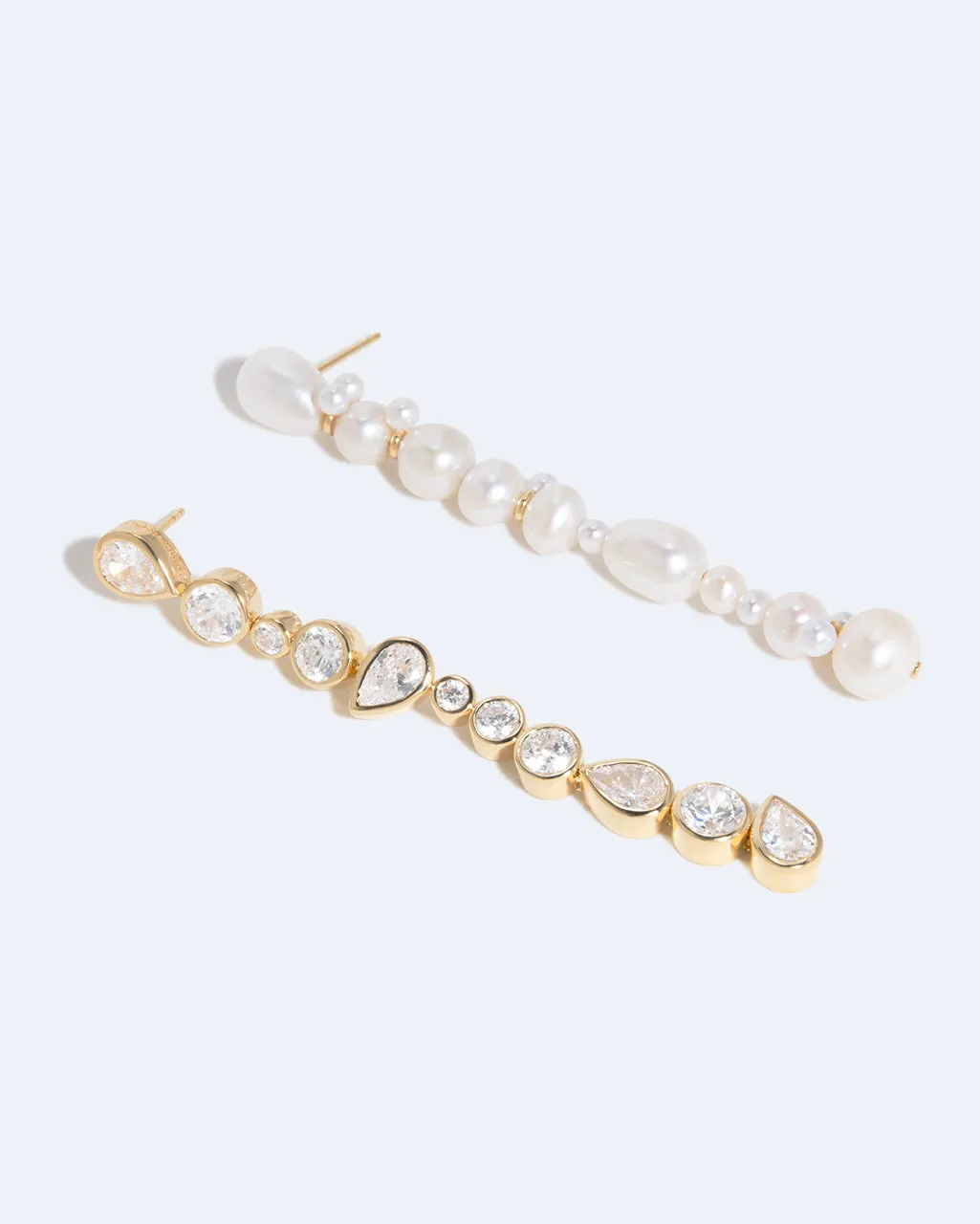 Completedworks Glitch boucles perle zirconia vermeil dépareillées