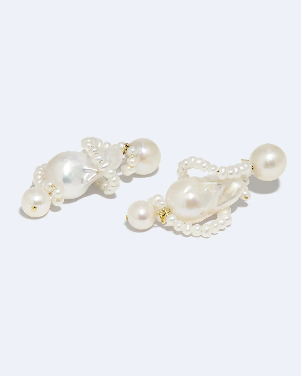 Completedworks Carvings boucles d'oreilles perle vermeil
