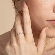 Astrid & Miyu Navette Crystal Band bague dorée cristal
