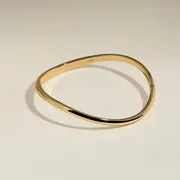 Astrid & Miyu Wave Bangle bracelet doré vague