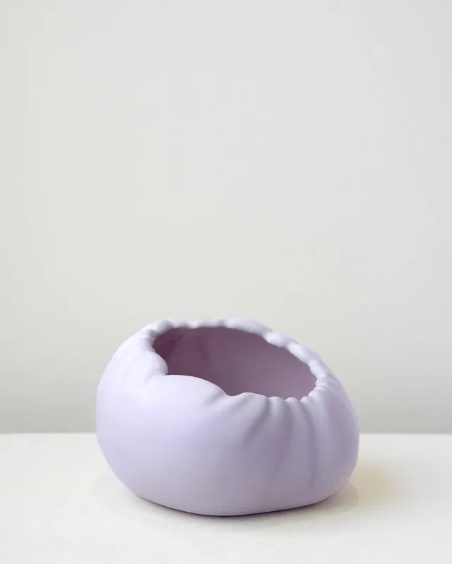 Completedworks Fold Croissant petit bol céramique lilas