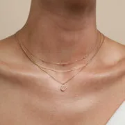 Astrid & Miyu U Initial Pavé collier or lettre U