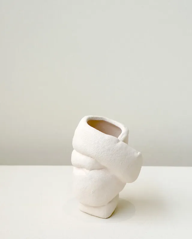 Completedworks Well Wrapped Small vase beige céramique
