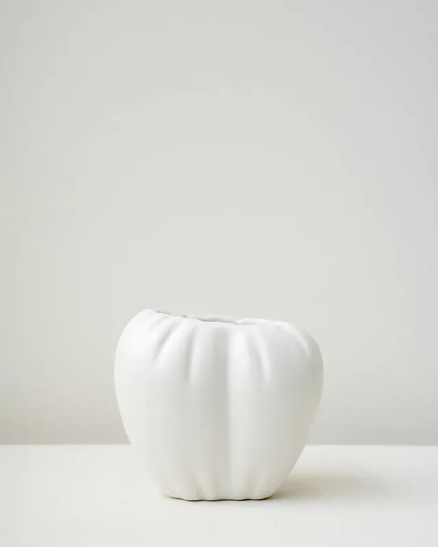 Completedworks B72 petit vase blanc mat céramique