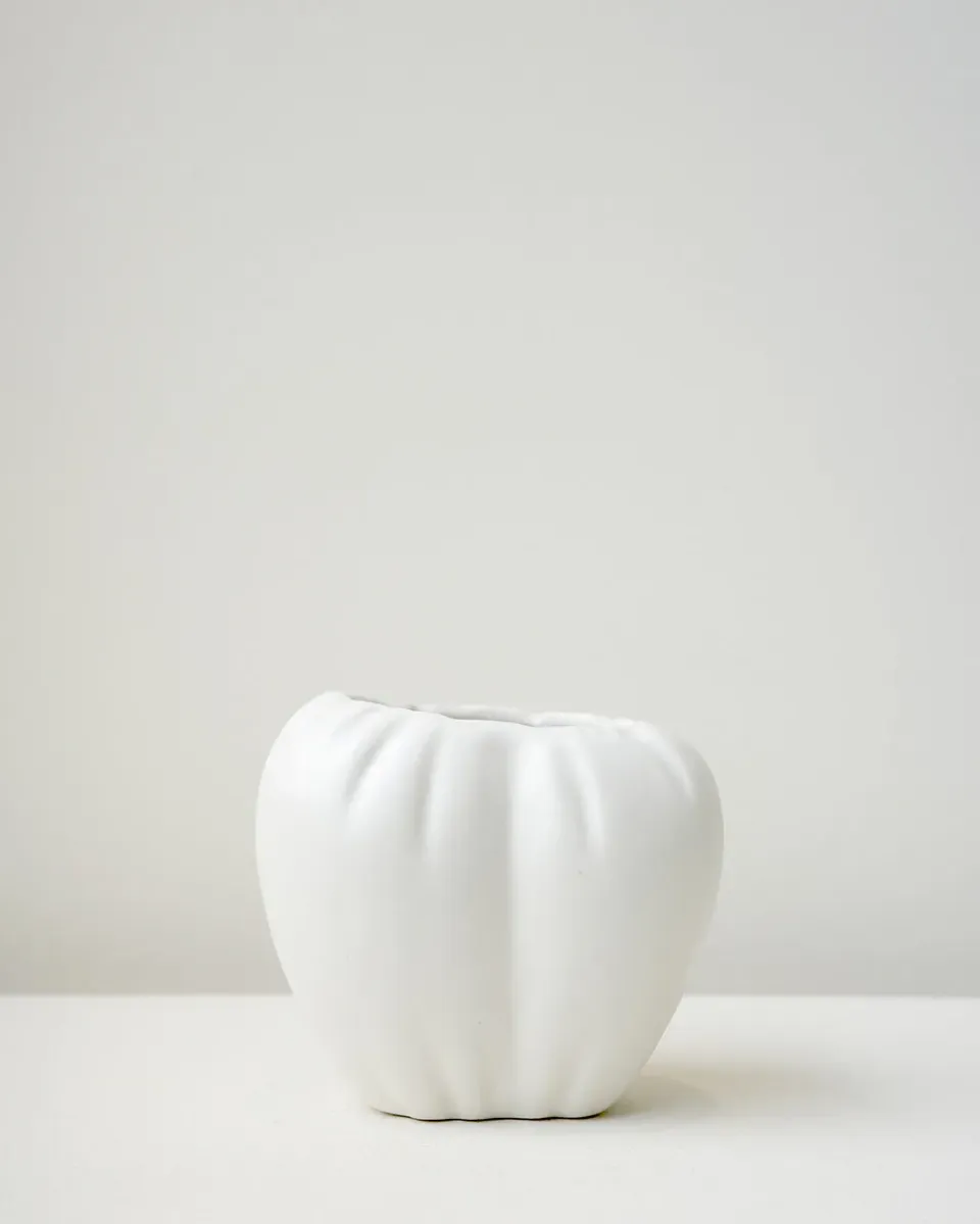 Completedworks B72 petit vase blanc mat céramique