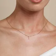 Astrid & Miyu Initial I collier pendentif pavé doré