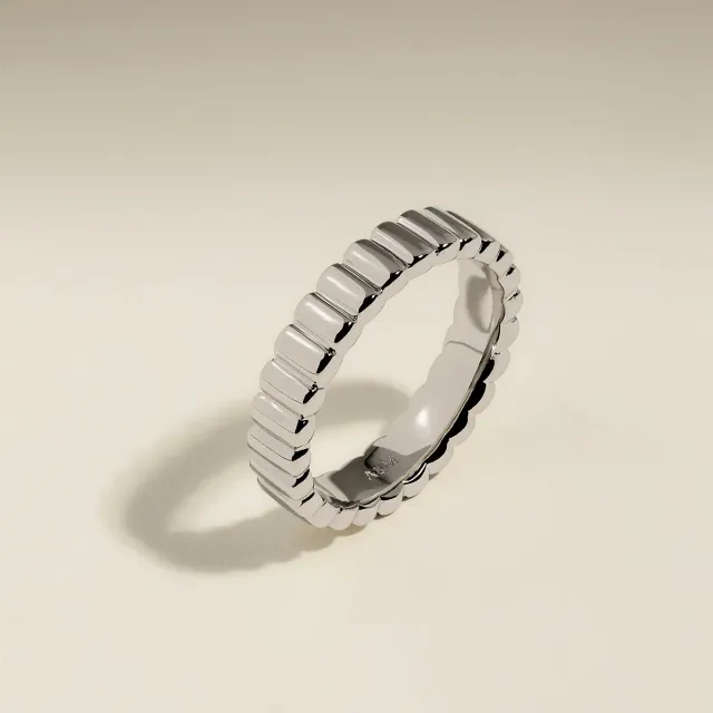 Astrid & Miyu Ridged bague argent striée finition polie