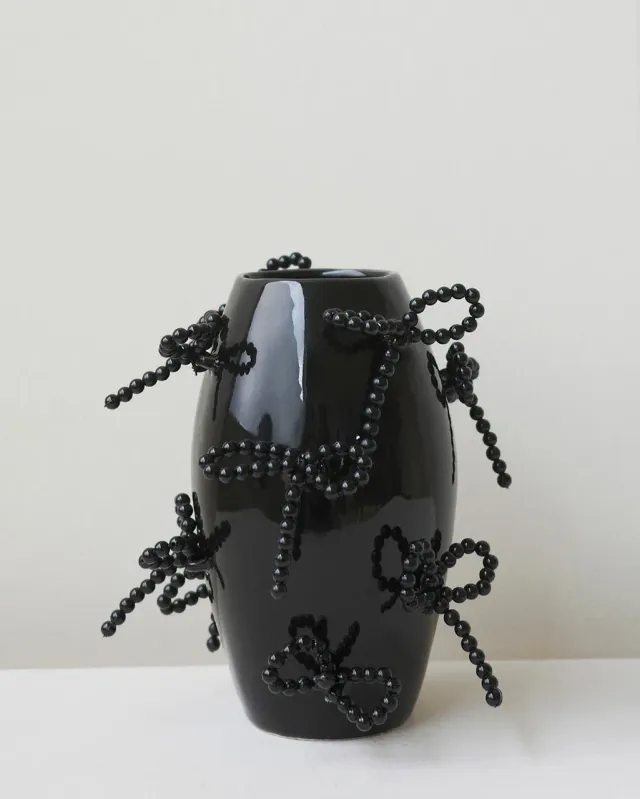 Completedworks Notsobig vase céramique noir perle