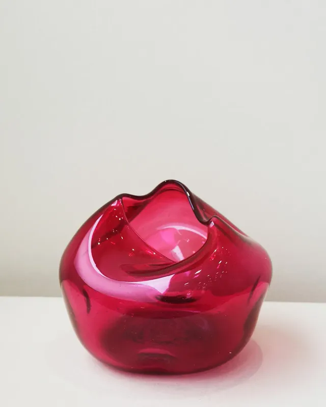Completedworks Bubble vase magenta verre recyclé