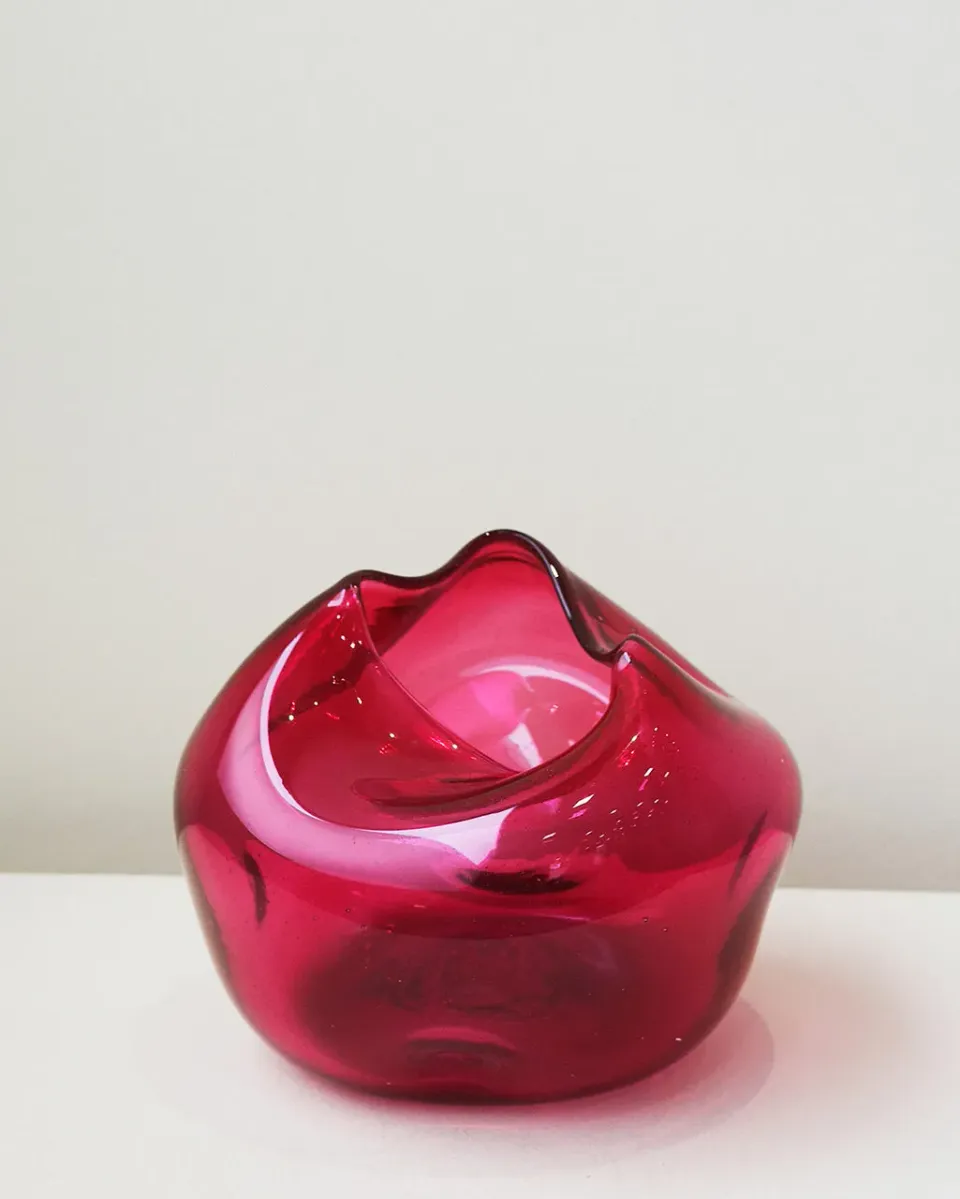 Completedworks Bubble vase magenta verre recyclé