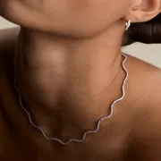 Astrid & Miyu Scalloped collier tennis doré