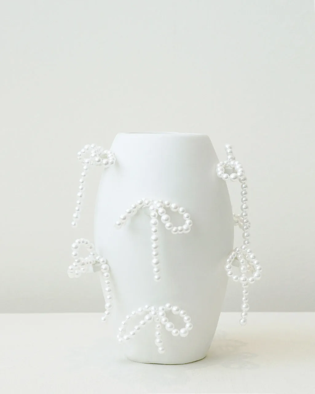 Completedworks Fold Notsobig Power Corruption Lies vase blanc mat