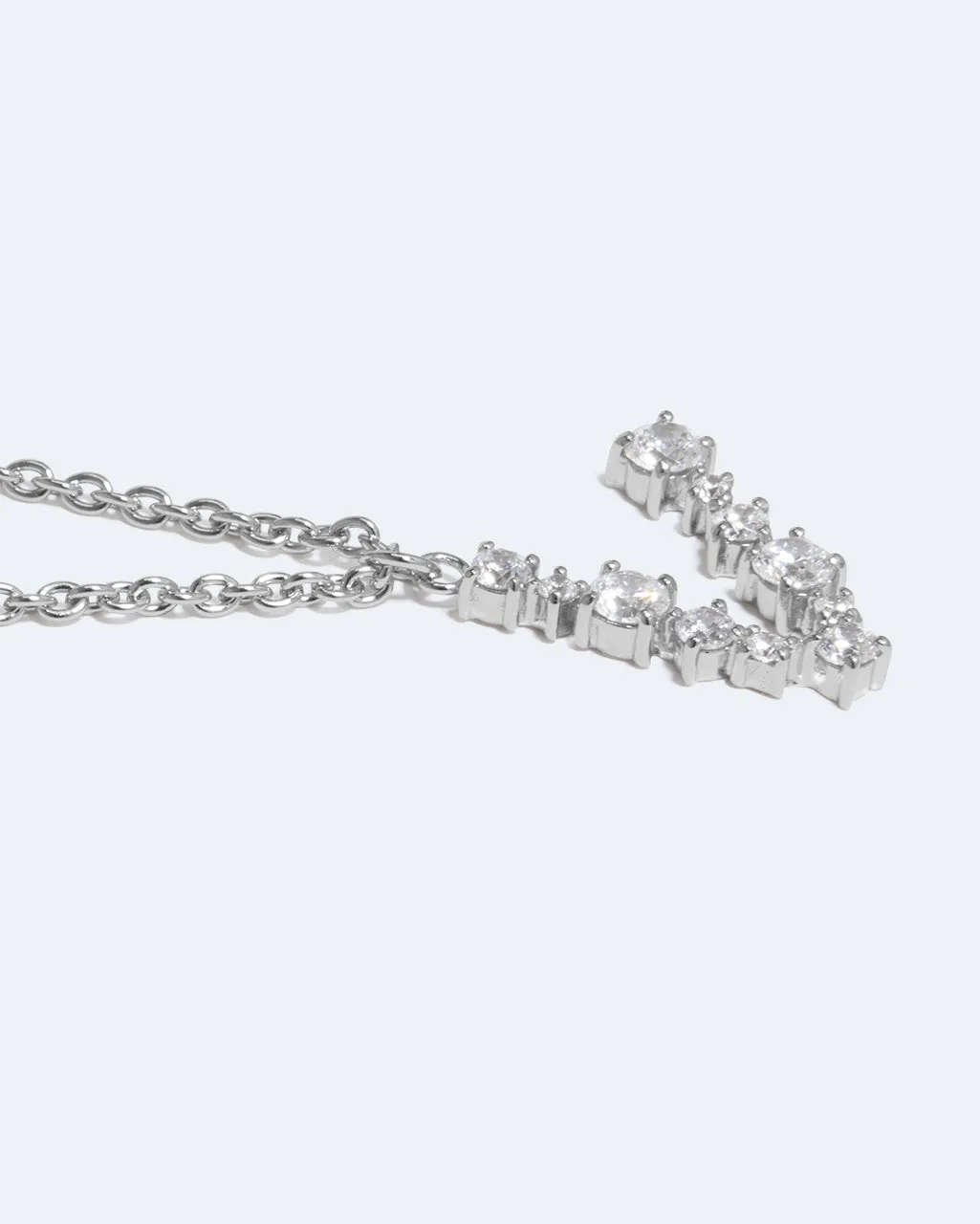 Completedworks Glitchy V pendentif rhodié zirconia