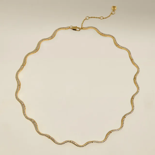 Astrid & Miyu Scalloped collier tennis doré