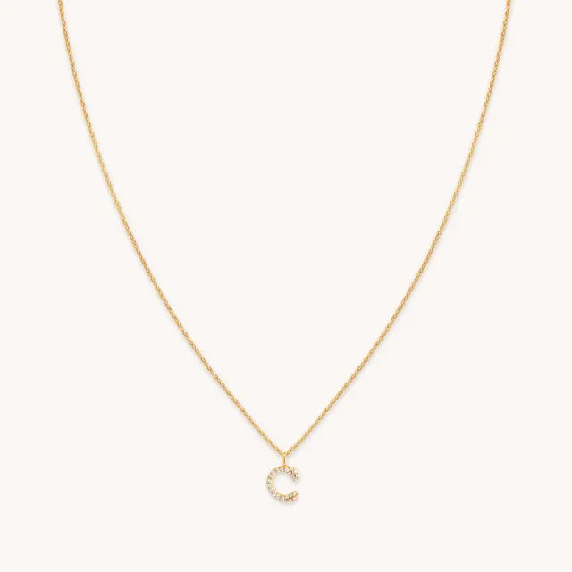 Astrid & Miyu C Initial Pavé collier initiale doré