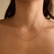 Astrid & Miyu Shoreditch Chain collier or blanc massif