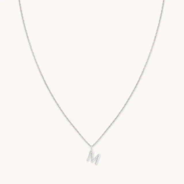 Astrid & Miyu Initial Pavé M collier pendentif argent