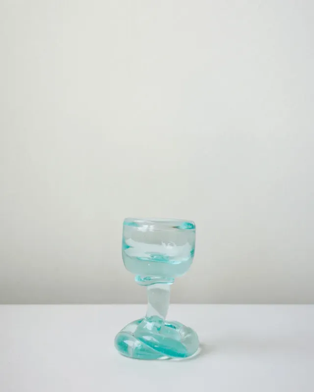 Completedworks Sunday Morning coquetier verre recyclé bleu