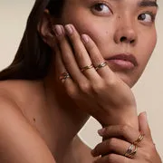 Astrid & Miyu Crossover Illusion bague dorée croisée
