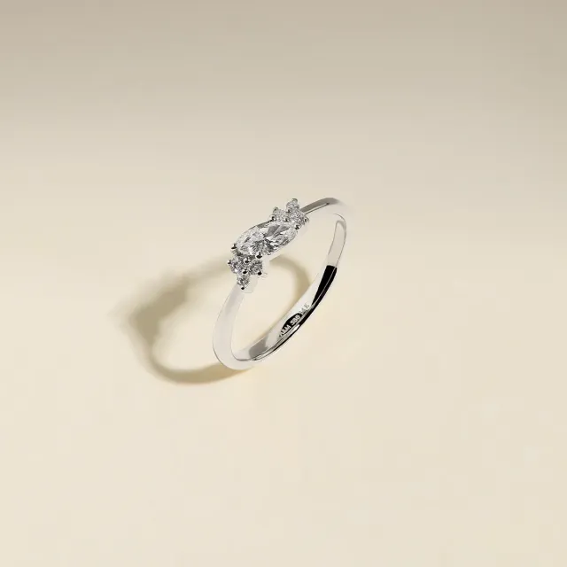 Astrid & Miyu Milestone April Diamond bague or blanc diamant