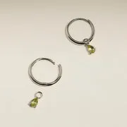 Astrid & Miyu Peridot August charm péridot or blanc