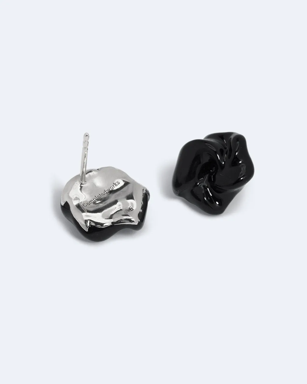 Completedworks Depths of Time boucles émail noir argent recyclé