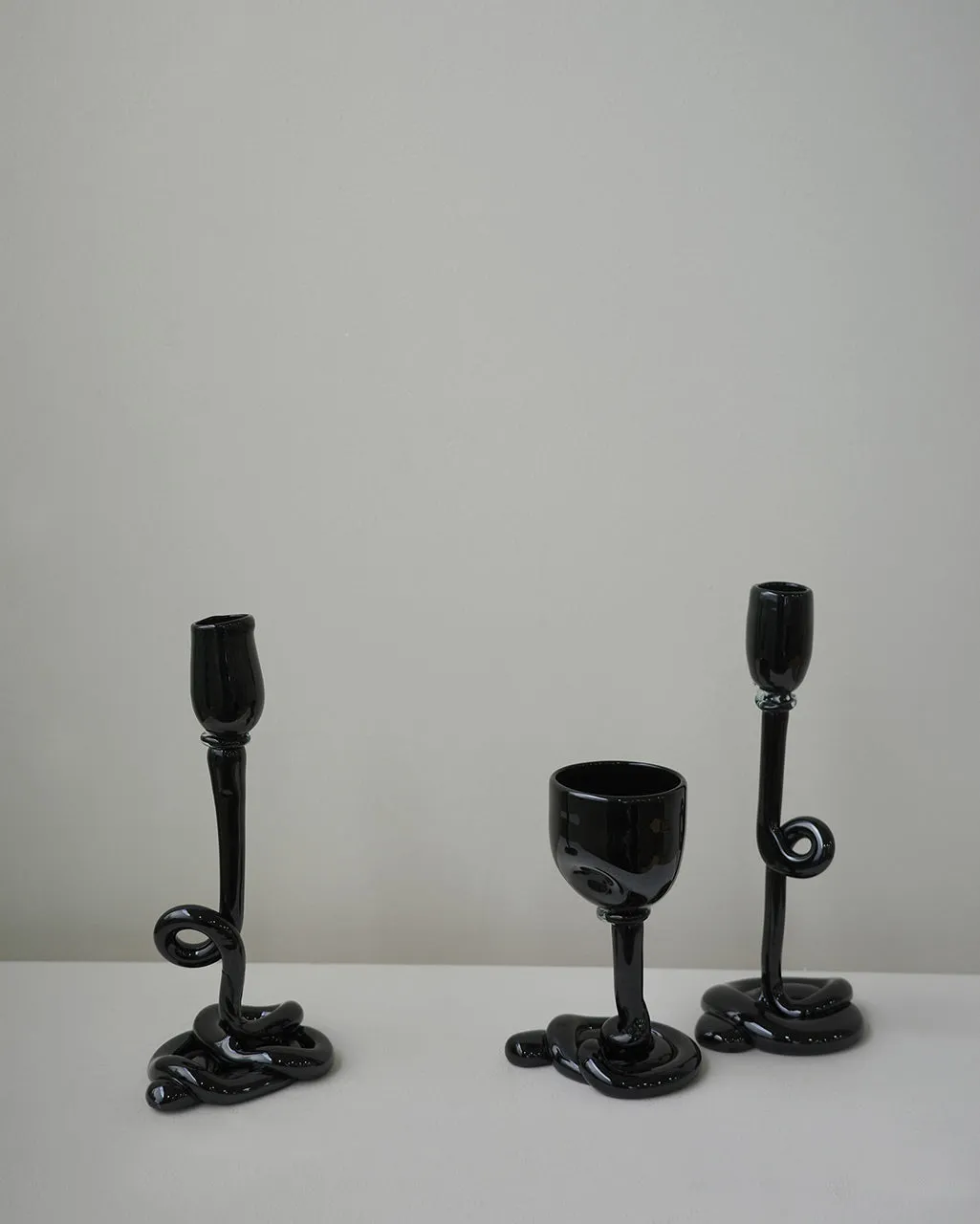Completedworks Thaw bougeoir verre recyclé noir