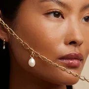 Astrid & Miyu Infinite Pearl collier lariat perle doré